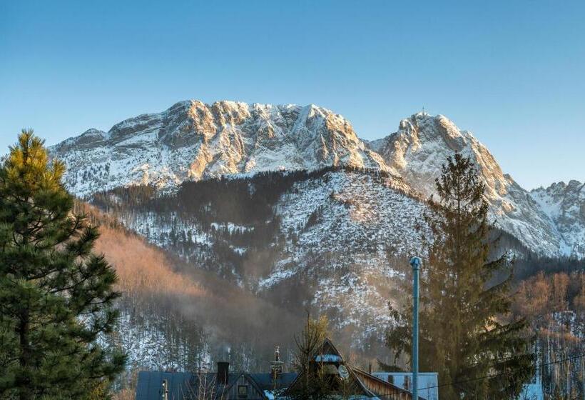 تختخواب و صبحانه Willa Regle