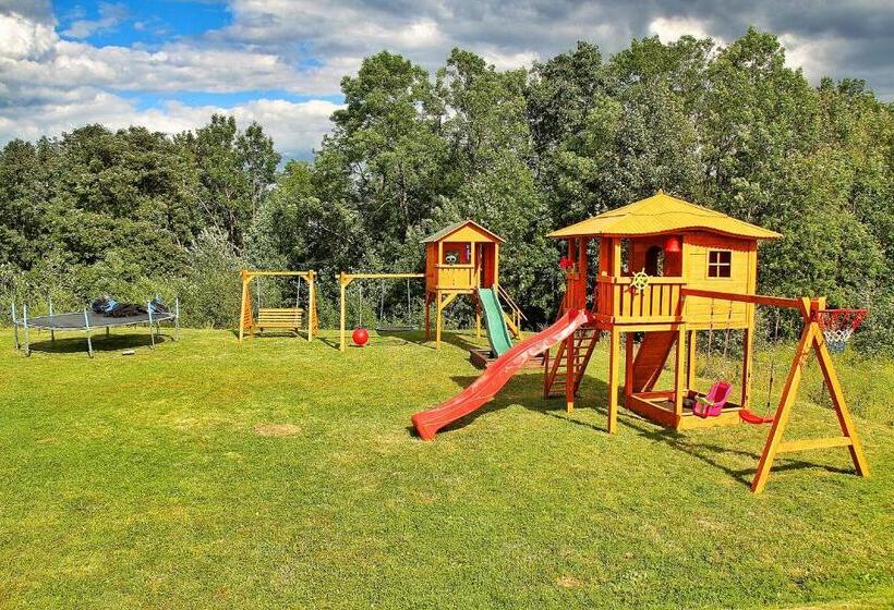 צימר Willa Swoboda Garden Spa