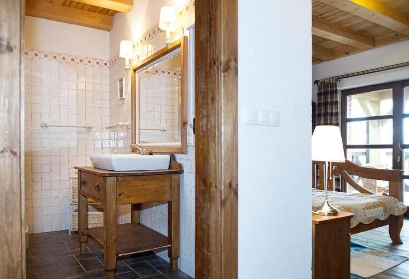 צימר Willa Szara Sowa