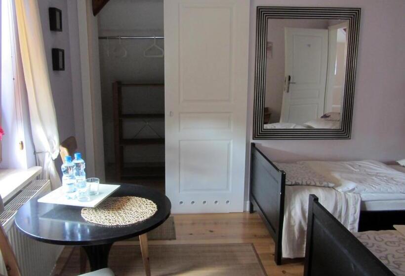 مبيت وإفطار Willa W Ogrodzie