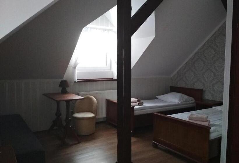 تختخواب و صبحانه Zielony Dworek