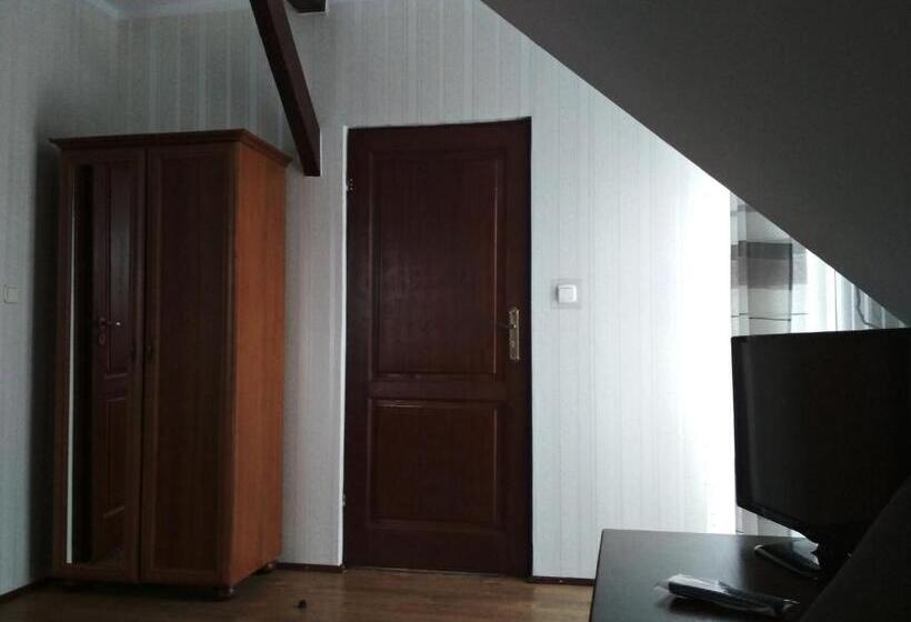 تختخواب و صبحانه Zielony Dworek