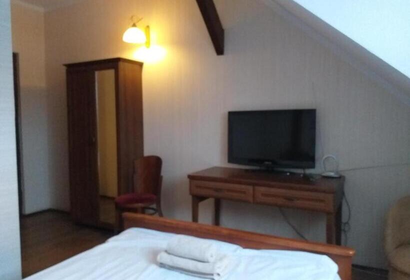 تختخواب و صبحانه Zielony Dworek