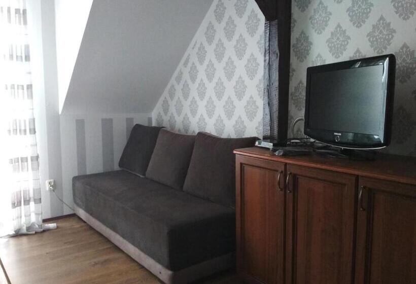 تختخواب و صبحانه Zielony Dworek