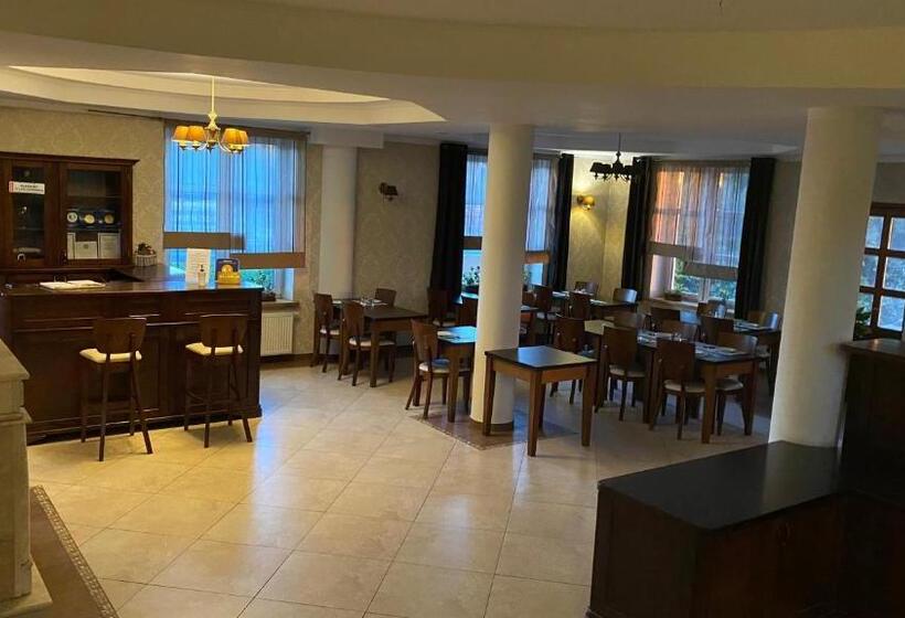 تختخواب و صبحانه Zielony Dworek