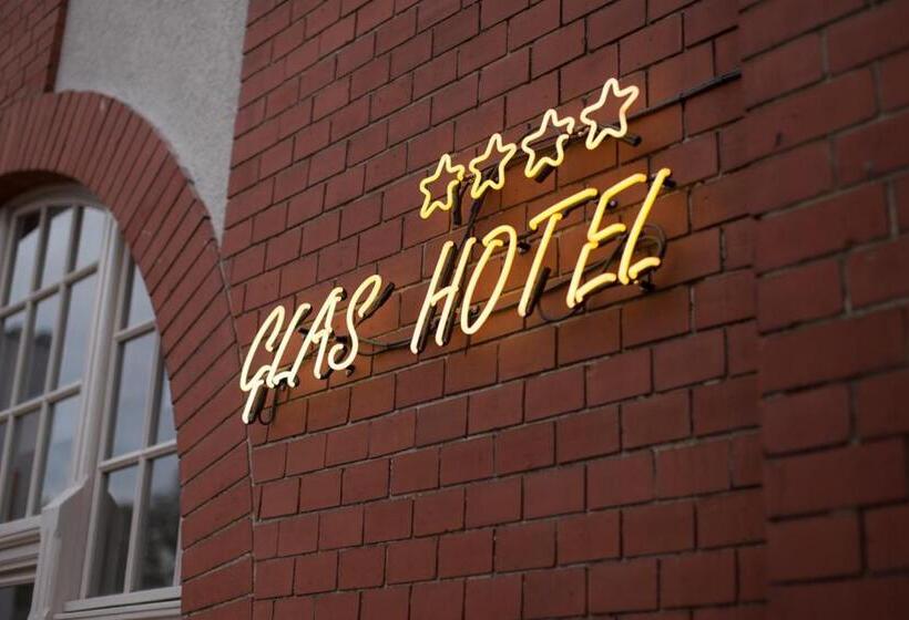 Glas-hotel 3*