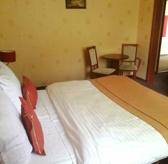 فندق I Restauracja Borowianka