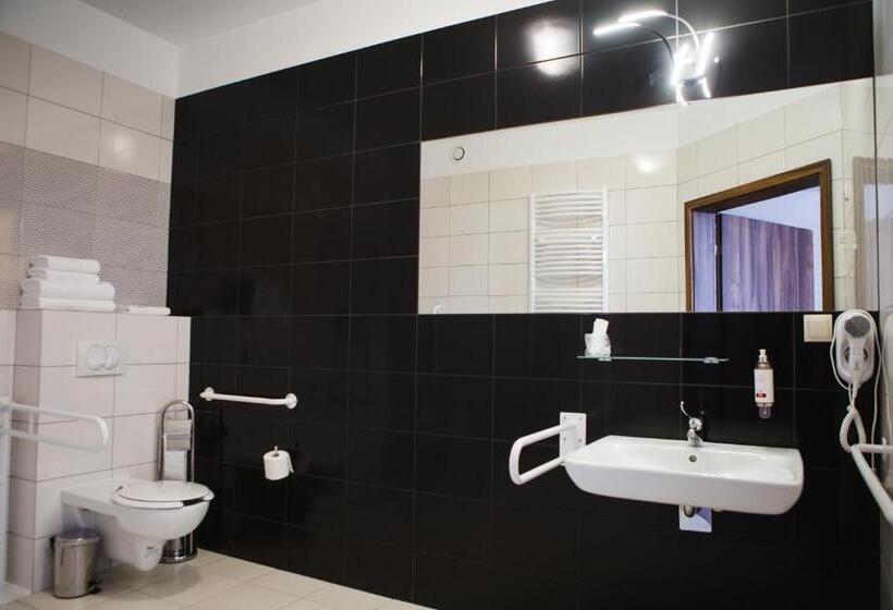 فندق Cztery Pory Roku