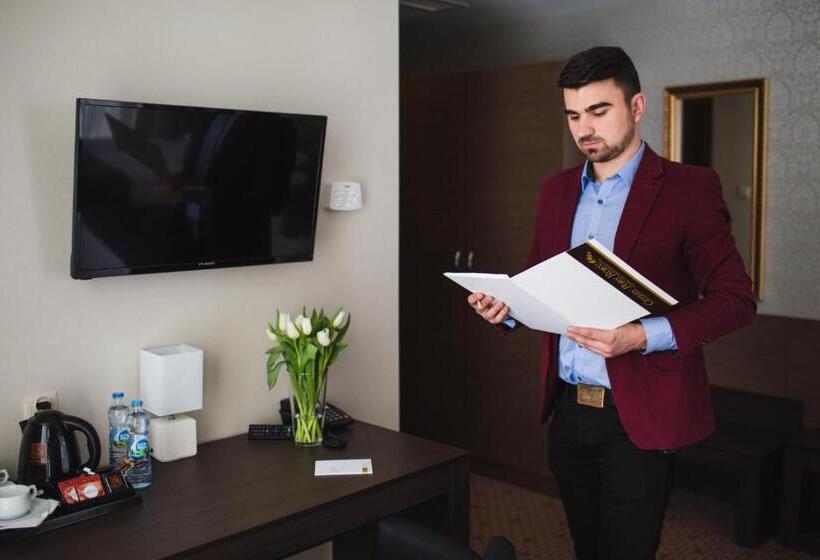 فندق Cztery Pory Roku