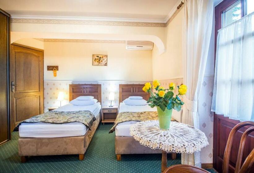 هتل Dwa Księżyce