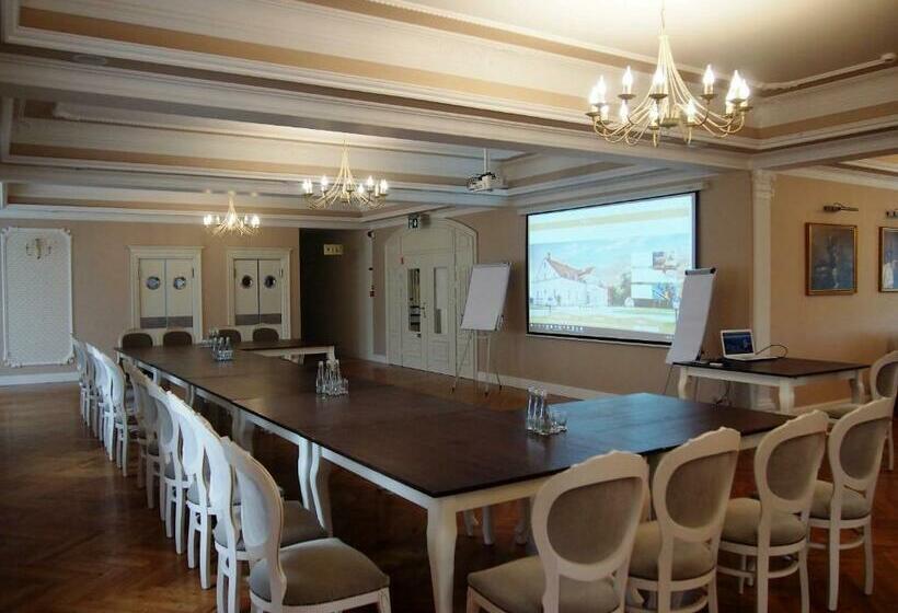 בית מלון כפרי Dwór Fijewo