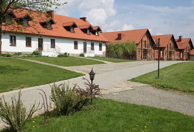 فندق Dwór Kombornia   Folwark