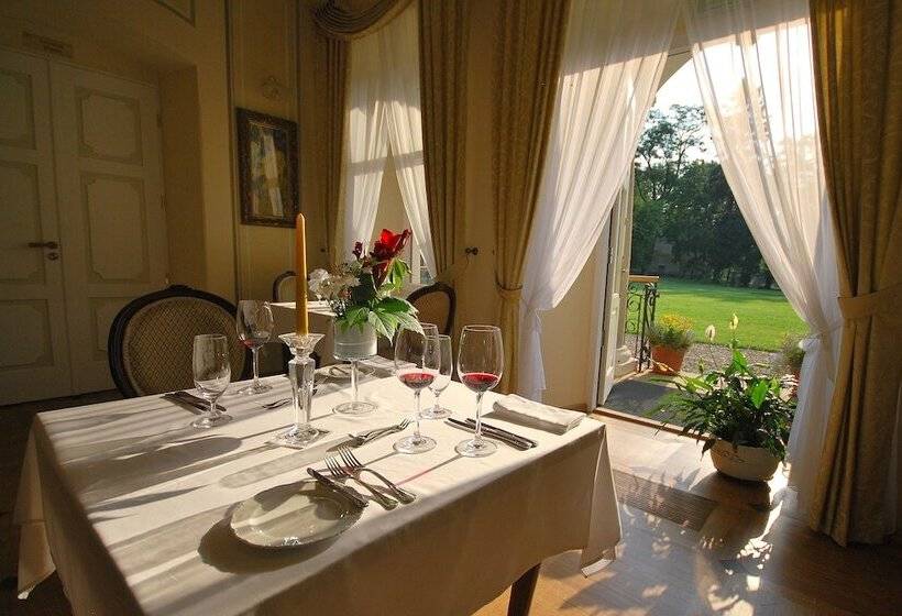 فندق Dwór Kombornia   Folwark