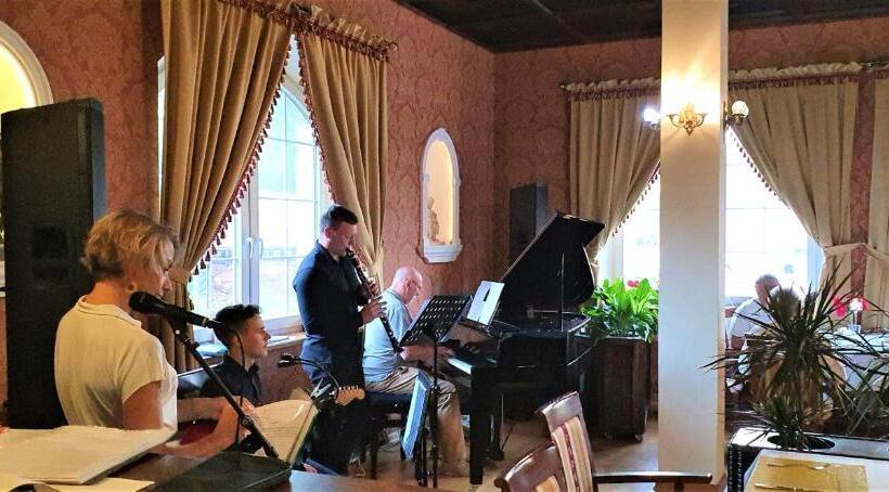 فندق Dwór Maria Antonina