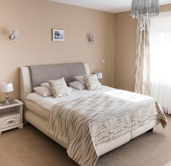 ホテル I Restauracja Bona