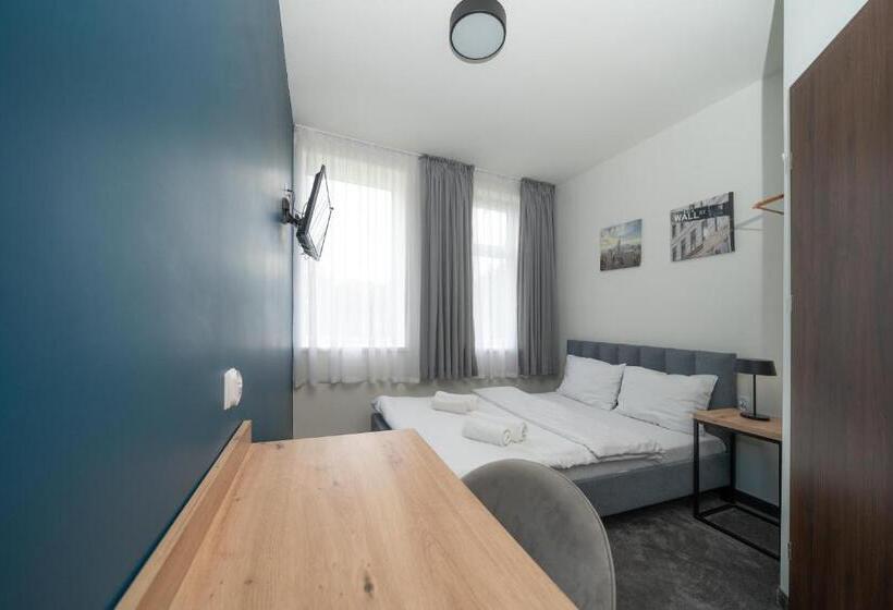 בית מלון כפרי Kelman Inn Global Nowa Sól