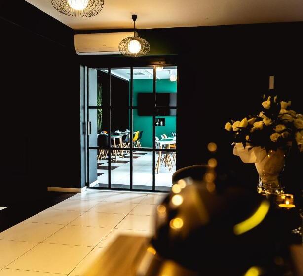 هتل Kelman Inn Global Nowa Sól