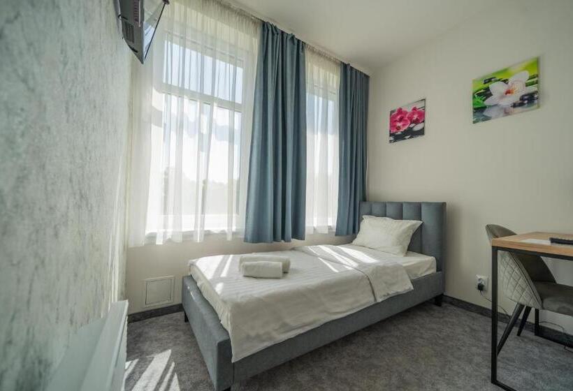 בית מלון כפרי Kelman Inn Global Nowa Sól