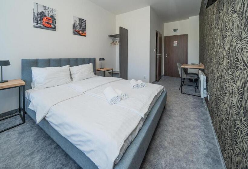 هتل Kelman Inn Global Nowa Sól