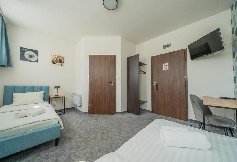 هتل Kelman Inn Global Nowa Sól