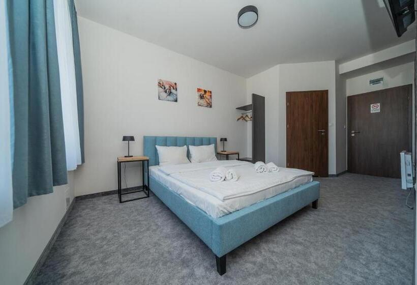 هتل Kelman Inn Global Nowa Sól