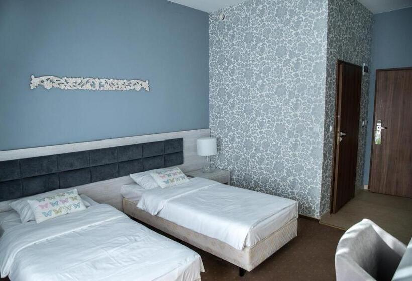 בית מלון כפרי Legnicki & Restauracja