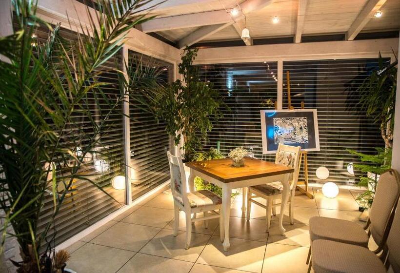 בית מלון כפרי Legnicki & Restauracja