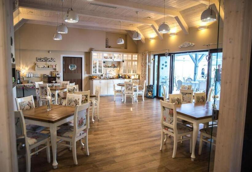 בית מלון כפרי Legnicki & Restauracja