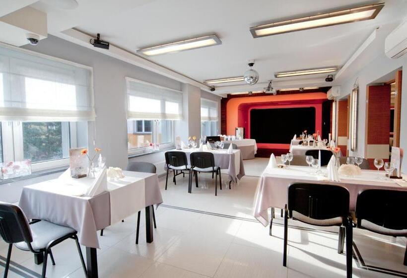 هتل Młoda Europa