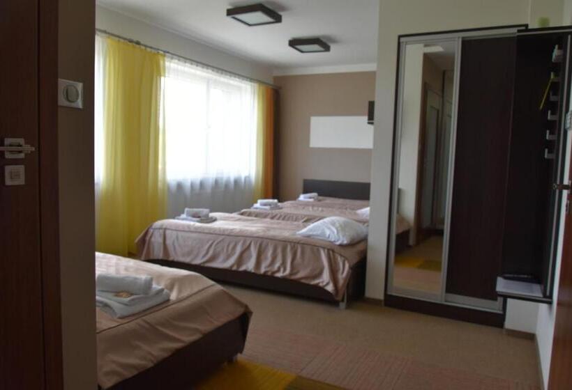 هتل Młoda Europa