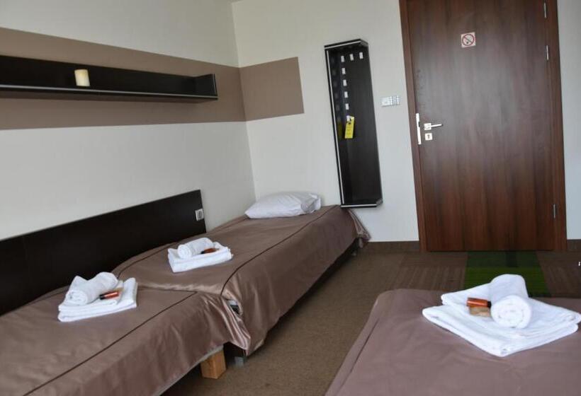 هتل Młoda Europa