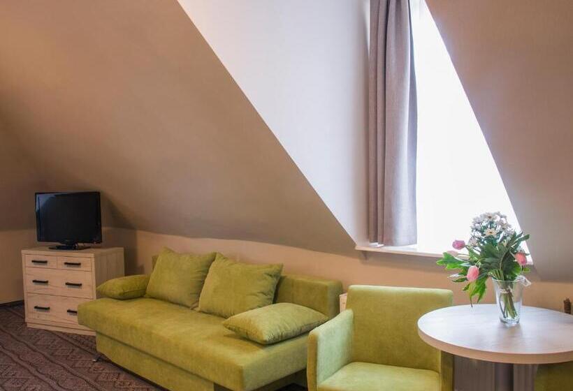 هتل Nat Krynica Zdrój