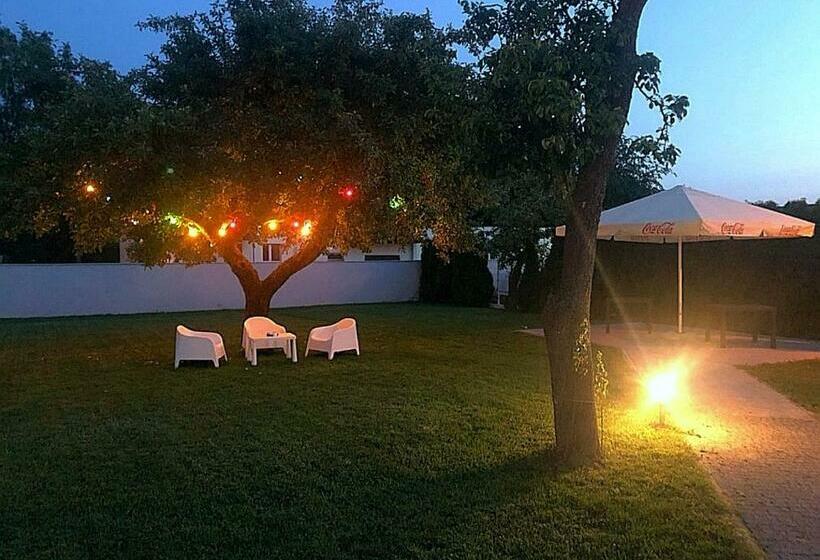 בית מלון כפרי Orange Przeźmierowo