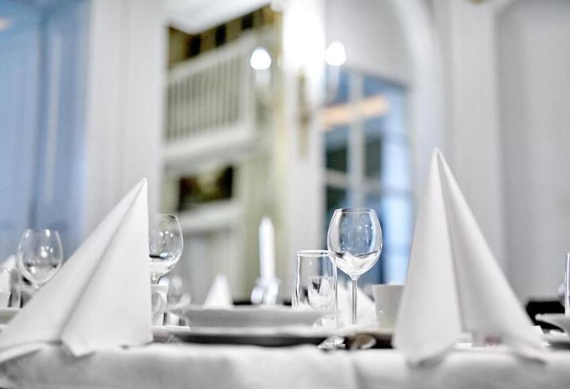 ホテル Pałac Bażantarnia