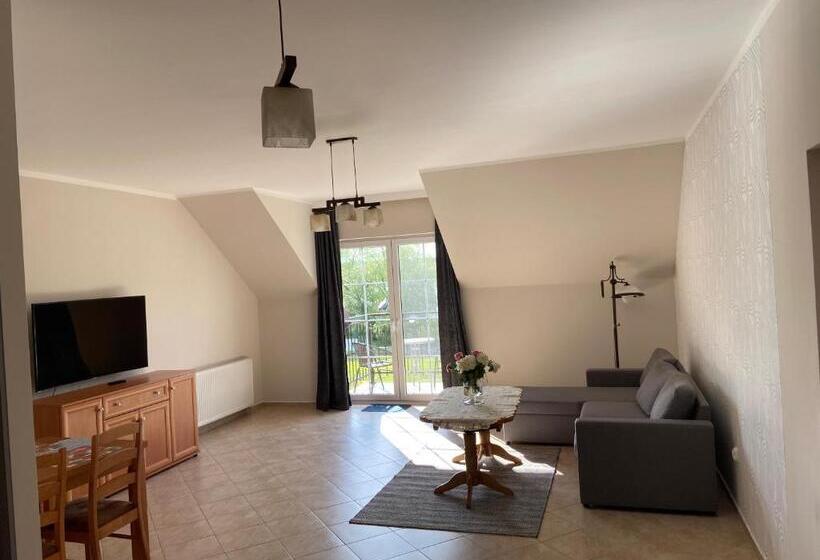 בית מלון כפרי Paradise