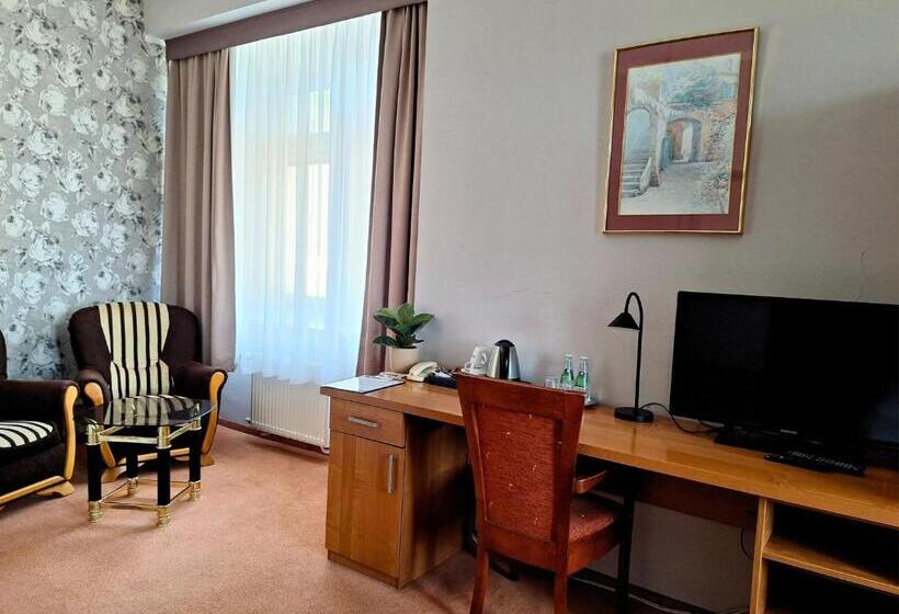 هتل Restauracja Rondo