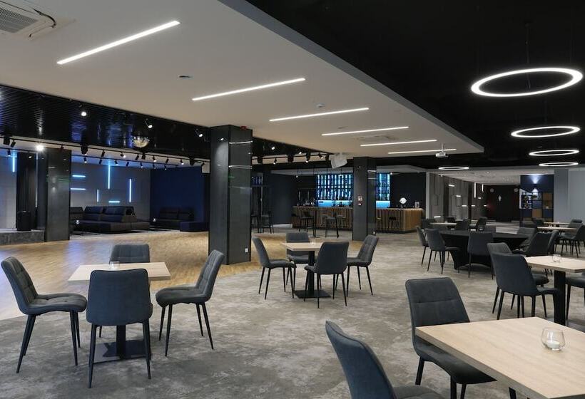 هتل Robert's Port