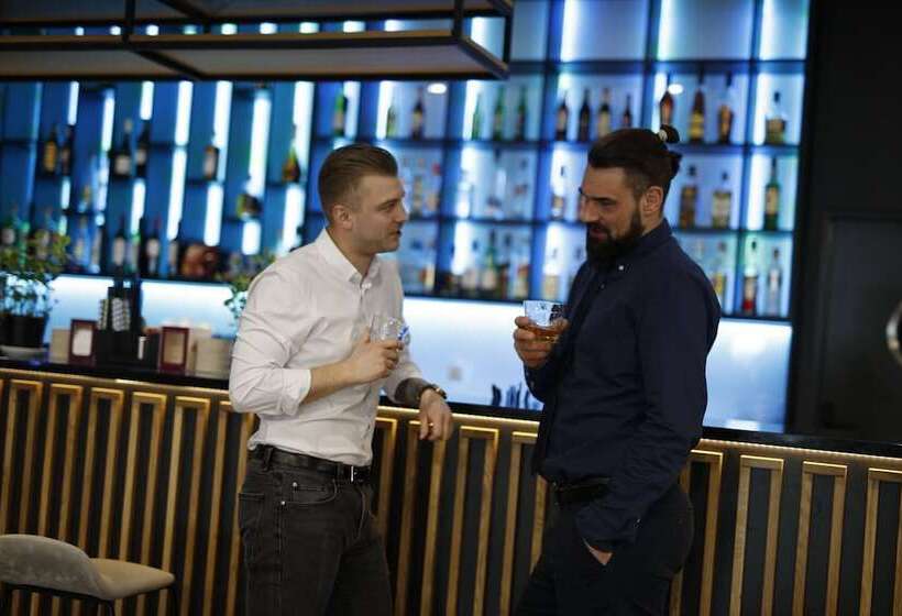 هتل Robert's Port