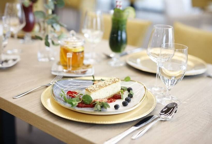 هتل Robert's Port