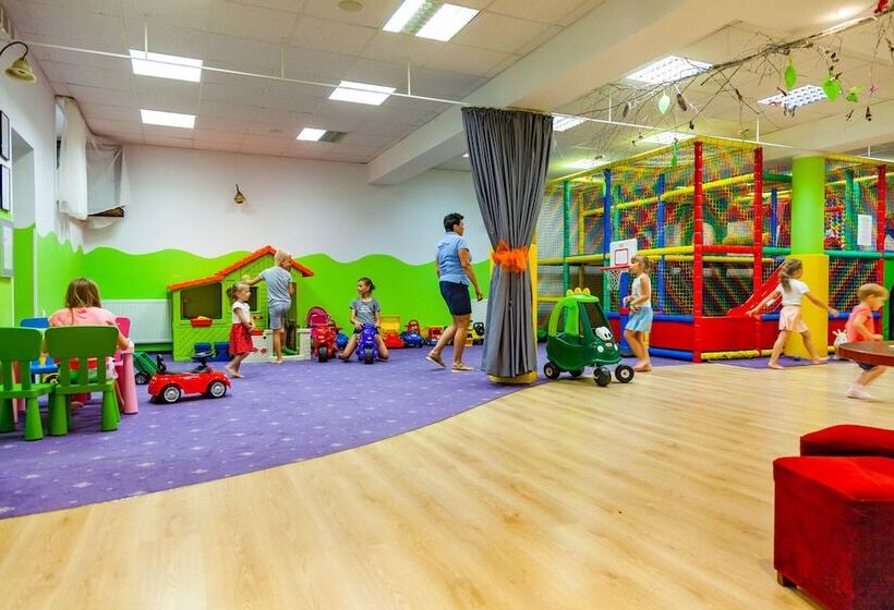 هتل Robert's Port