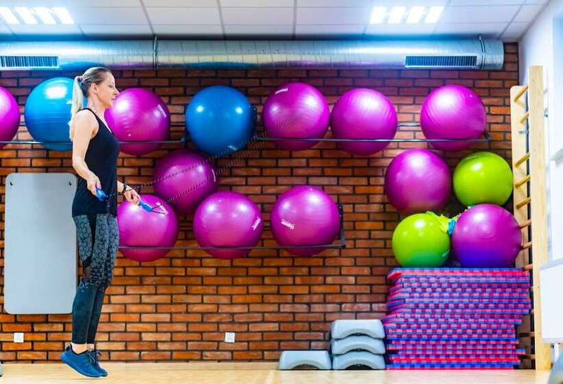 هتل Robert's Port