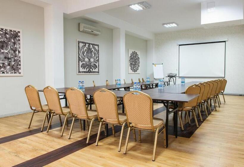 فندق Rozdroże Nieborów