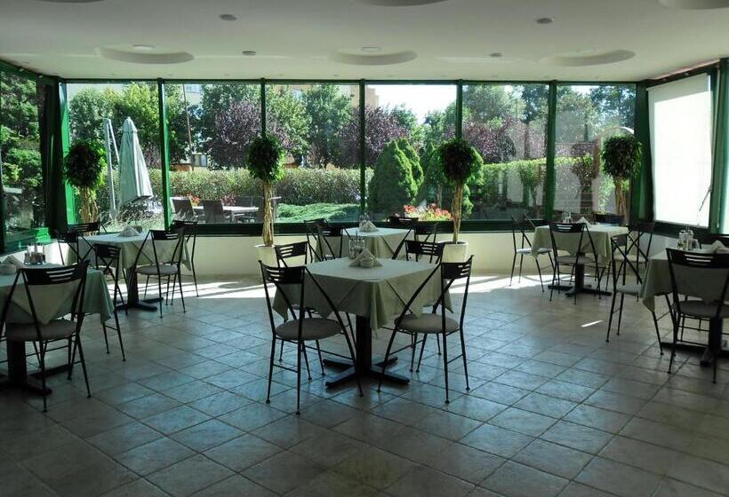 בית מלון כפרי Santin