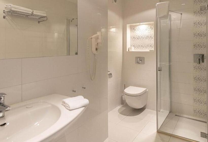 בית מלון כפרי Santin