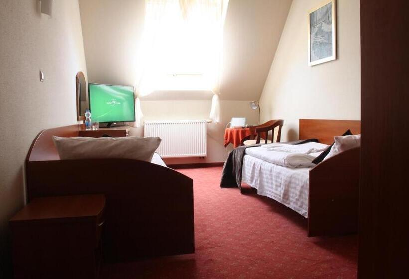 בית מלון כפרי Słowik