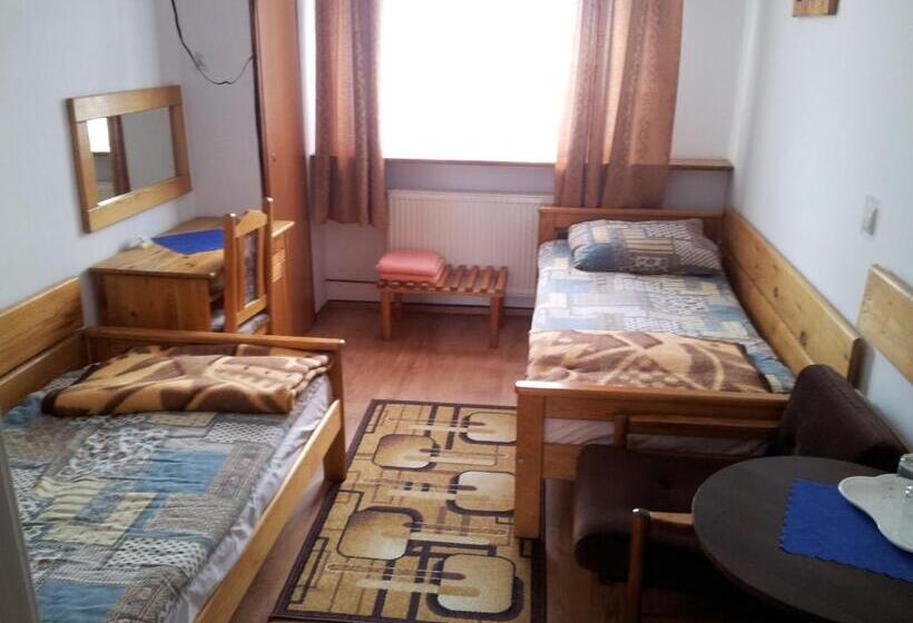 فندق Staropolski