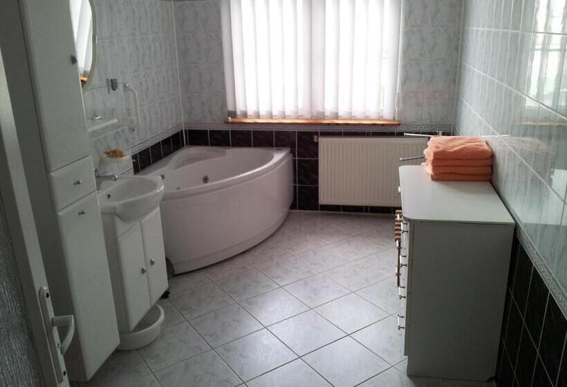 فندق Staropolski