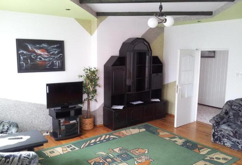 فندق Staropolski