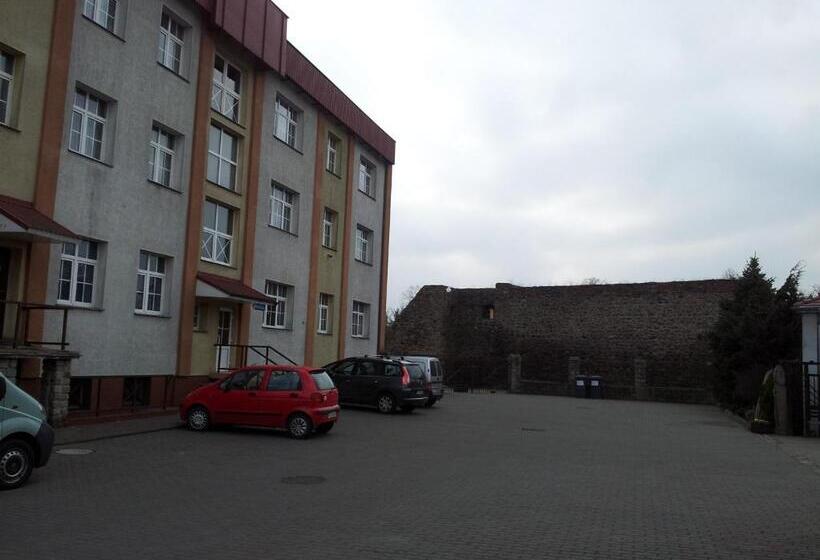 فندق Staropolski