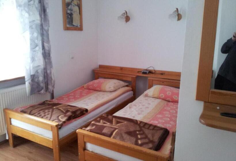 فندق Staropolski